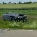 Udes na auto-putu kod Batajnice, auto sleteo s puta i prevrnuo se, velika gužva