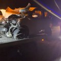 Prve slike jezive nezgode na Ibarskoj: Sudarila se dva vozila i traktor, četiri osobe teško povređene i sanitetima…