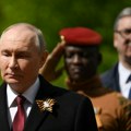 Vučić u Moskvi sa Putinom i Si Đinpingom, sve glasnije kritike Brisela