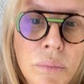 Poznata Srpkinja u osmoj deceniji pokazala lice bez trunke šminke: Mlađe žene mogu da joj pozavide, a evo kakvi su komentari…