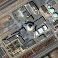 Glavna kupola gotovo uništena, ogromna rupa na vrhu: Objavljeni satelitski snimci oštećenja na iranskom nuklearnom reaktoru…