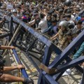 Na protestima poginulo 19 ljudi Nepal ukinuo zabrane, zapaljene privatne rezidencije državnih zvaničnika (video)