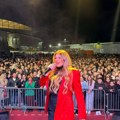 Mi te volimo: Najmlađi fanovi ganuli Viki Miljković nakon koncerta u Dimitrovgradu (foto)