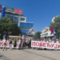 Pomerene lokacije Studentskog bazara u Kragujevcu i Kraljevu, na zakazanom mestu okupile se pristalice SNS-a