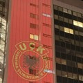 (Foto) Skandal u Prištini! Zgrada vlade privremenih institucija samouprave osvetljena u bojama tzv. OVK