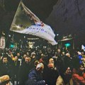 Bela zastava „Evromajdan Srbija" opet na protestu usred Beograda