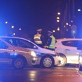 Stravična nesreća u Beogradu Automobil smrskan završio na krovu: Vatrogasci izvlače ljude iz vozila (foto, video)