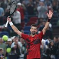 Atomski tenis u Šangaju! Ovako nešto može samo Novak Đoković! Tri luda poena zbog kojih internet gori! (video)