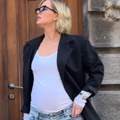 "Jedva dišem i danima imam grčeve": Pevačica u 38. godini čeka bliznakinje, sada snimila stomak i otkrila: "Više ne mogu…