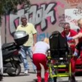 Pokošen motociklista u Novom Sadu: Hitna pomoć prevozi povređenog čoveka