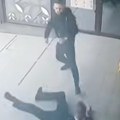 Užas na Žabljaku Manijaci mlatili ljude ispred marketa, pa izazvali saobraćajku!