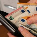 Unikredit: Domaćinstva u CIE pretežno ulažu u strane valute i depozite u bankama