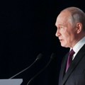 Putin: Buduće generacije trebalo bi da naslede karakter pobednika