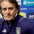 Selektor fudbalske reprezentacije Italije Roberto Manćini podneo ostavku