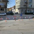 Novi režim saobraćaja na raskrsnici ulica Jaše Prodanovića i 9 Jugovića, zabranjeno levo skretanje