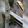Autobus udario u hotel u Barseloni: Povređeno šest ljudi (video)
