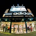 Adidas očekuje dvocifreni rast ove godine, akcije skočile