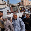 Izraelski napad na Palestince dok su čekali u redu za pomoć u Rafi – 27 poginulih