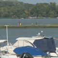 Zašto se pontonski most koji spaja zemunsku obalu sa plažom Lido rasklapa pre vremena
