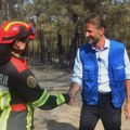 Ambasador i oficir za vezu EU obišli evropske i srpske vatrogasce u Deliblatskoj peščari