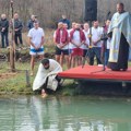 Plivanje za Časni krst i na Dulenskom jezeru