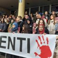 Studenti ušli u Državni univerzitet u Novom Pazaru i blokirali ga