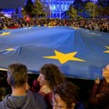 Hiljade ljudi prisustvovalo proevropskim skupovima u Rumuniji