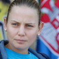 Oglasila se Jelena Dokić nikad bizarnijom porukom posle smrti oca Damira
