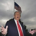 Трамп би да одузима лиценце медијским кућама: Имао сам 97 негативних реакција