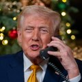(Foto, video) "ugalj je čist i lep": Tramp telefonom razgovarao sa decom širom SAD na Badnji dan: Zamarao ih politkom