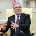 Starmer pod sve većim pritiskom, ali ne da ostavku! Britanski premijer odgovarao na desetine pitanja poslanika zbog afere oko…