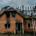 Silovit udar groma zapalio porodičnu kuću! Drama u Požarevcu: vatrogasci-spasioci u trci sa vremenom