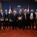 Uručeni ugovori za podršku izrazito nerazvijenim opštinama vredni 87 miliona dinara