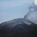Etna ponovo eruptirala: Gusti oblaci pepela nad Sicilijom, obustavljeni letovi VIDEO