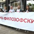 Protest ispred Ministarstva u znak podrške zaposlenima na niškom Filozofskom fakultetu