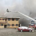 Gori čak 3.000 kvadrata, vatra preti da se proširi: Oglasio se MUP o velikom požaru u Nišu, čak 30 vatrogasaca na terenu
