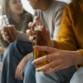Istraživanje Batuta: Svaki drugi trinaestogodišnjak u Srbiji pije alkohol