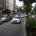 Opsadno stanje na Vračaru: Policajci upalili rotaciju i izjurili iz vozila, uhapšeno više osoba: "Danima obilaze ove ulice…
