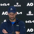 ŠOK na Australian openu: Novak Đoković predao meč Alexander Zverevu nakon dramatičnog prvog seta