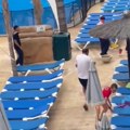 Totalni haos na popularnom letovalištu! Turisti jurili za ležaljkama a onda je potez jednog dečaka šokirao sve: "Jadno i…