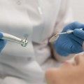 Lažni zubar učio “zanat” na jutjubu! „Doktor Gugl“ lečio ljude bez diplome, pacijenti dobijali nove osmehe, ali i traume…