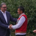 Vučić u Banstolu obišao porodicu Radan koja je u "Oluji" proterana iz sela kod Knina