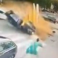 Horor snimak iz banjaluke: Više povređenih, prolaznica izbegla sigurnu smrt (video)
