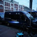 Policija u akciji: Dvojica osumnjičenih za tešku krađu BMW-a privedena