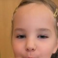 ''Još nema stalne zube, a već ima kandže'' Devojčica (7) sa veštačkim noktima u kafiću šokirala Srbiju! (video)