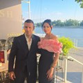 (Foto+video) Kaća za rođendan dobila zlatnu narukvicu od muškarca koji nije njen suprug: Ono što je ugravirano na zlatu…