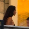 (Paparaco) Đina Džinović u Crnoj Gori evo kako izgleda bez filtera: U haljini sa golim leđima do poda, mnogi je nisu prepoznali…