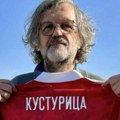 Kusturica se slikao sa dresom Rusije: Srpski režiser pozvan na utakmicu dve reprezentacije u martu!