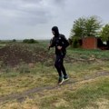 (Foto) Nikola Rokvić trči po kiši: Reper ga snimio na putu za Grčku, pevač mu se obratio: "Još samo malo"
