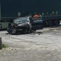 Sudar kamiona iz Novog Pazara i automobila, troje teško povrijeđeno (FOTO)